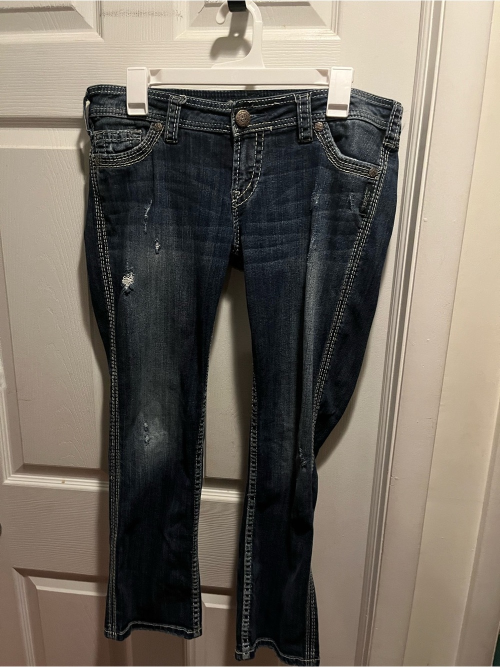 Silver Capris Twisted Capris Waist 30 9/10 Ladies Dark Wash LowRise as pictured